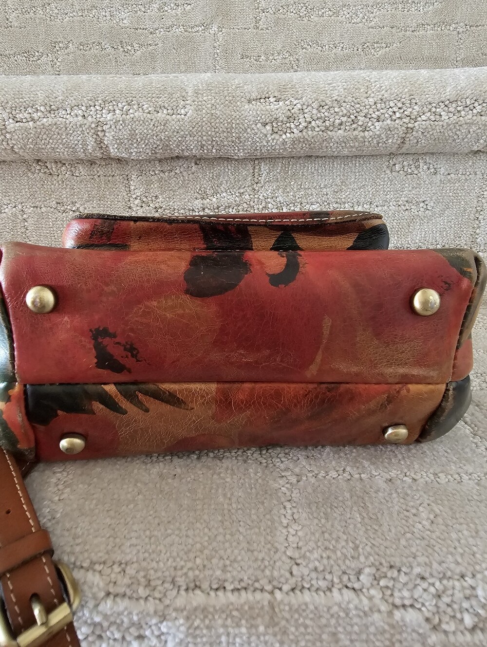Patricia Nash Red and Brown Floral Leather Crossbody with Antique Brass Clasp - Picture 3 of 8